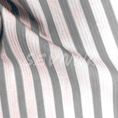 نسيج البوليستر المعاد تدويره حلًا نسيجيًا صديقًا للبيئة ومبتكر