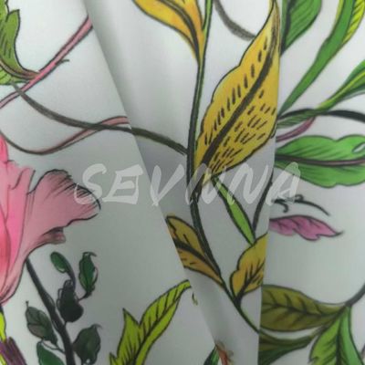 تجربة مزيج مثالي من الراحة والأداء مع اليوغا ارتداءنا نسيج