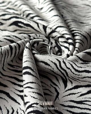 100% Recycled Nylon Fabric with Customizable Color Options and Quick-Drying Capability for Eco-Friendly Textile Solutions