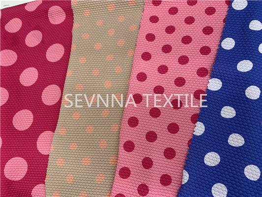 نسيج ملابس السباحة المعاد تدويره Polka Dot مقاومة الكلور سريع الجفاف