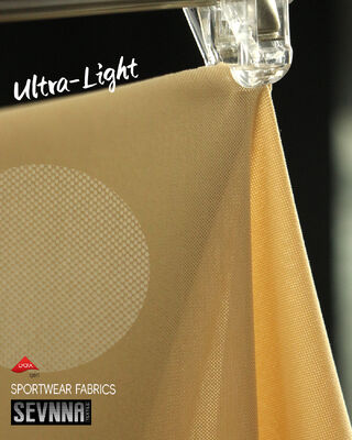 نسيج الليكرا خفيف الوزن يبلغ 135 غرامًا مع عرض 158 سم و 45% نايلون + 55% تركيبة الليكرا لراحة متفوقة